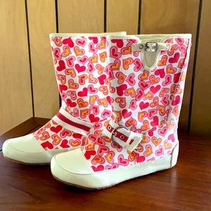 Women’s boot by Fuel. Never worn. Size 71/2